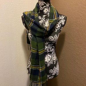 NWOT Old Navy plaid scarf